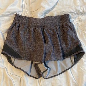 Lululemon Hotty Hot Low Rise Shorts 2.5”